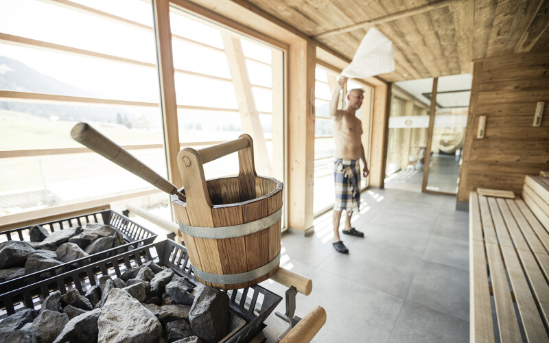 Panorama-Sauna im Wellnessbereich Mountain Spring Spa im Allgäu